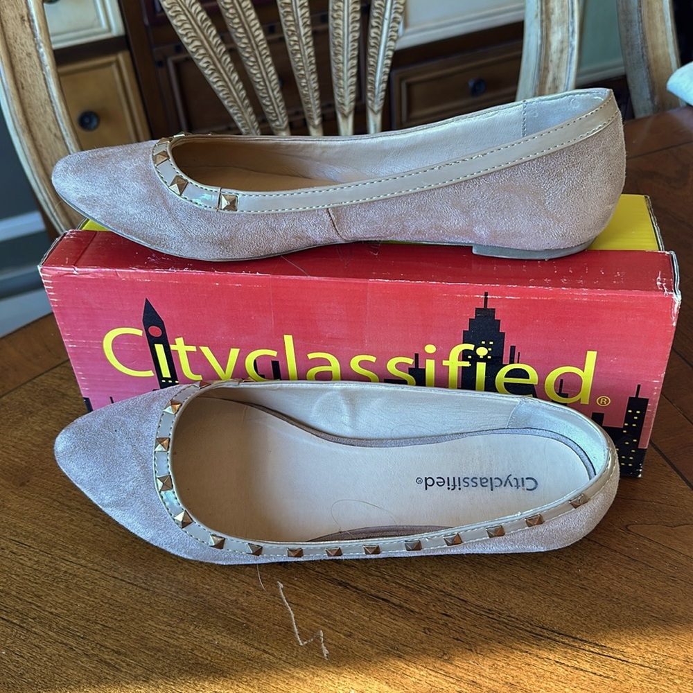 Suede taupe flats